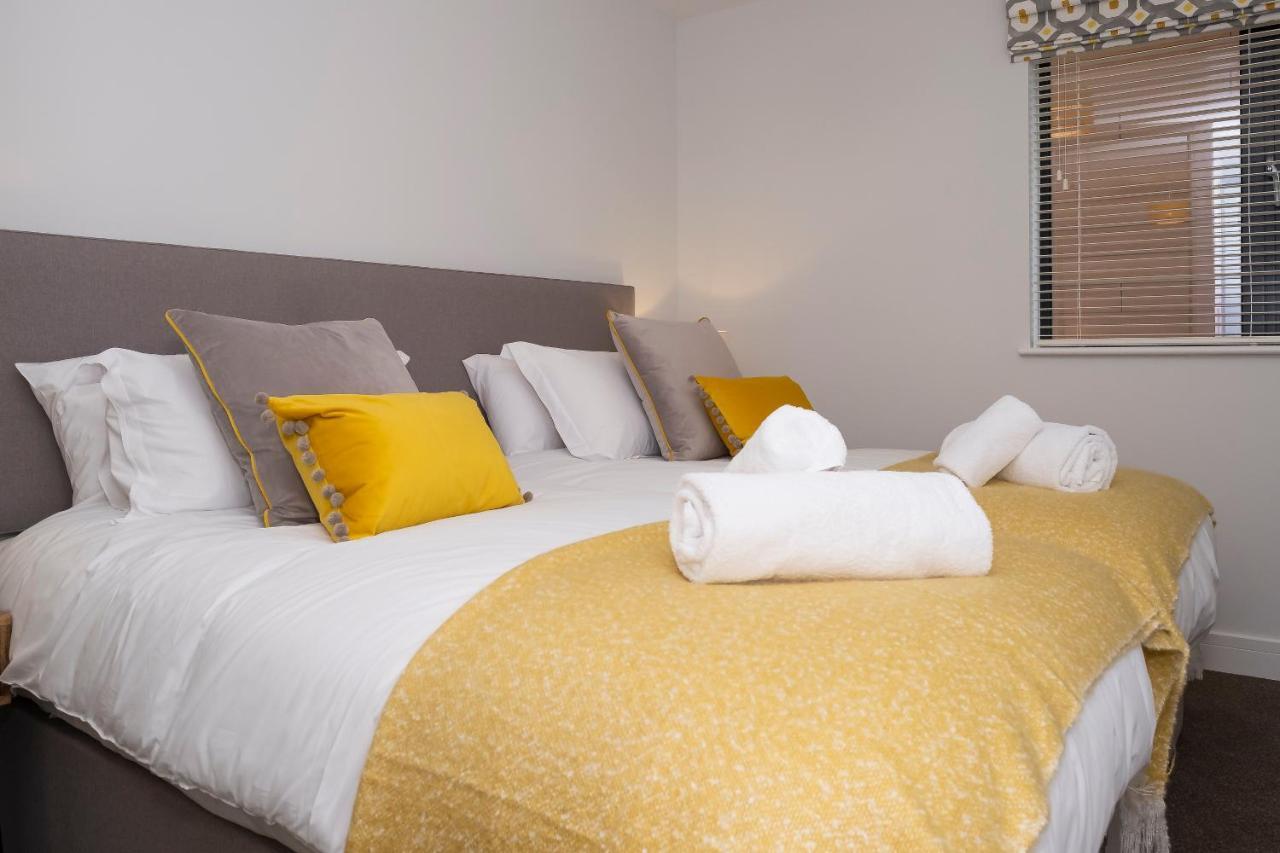 2 Putsborough - Luxury Apartment At Byron Woolacombe, Only 4 Minute Walk To Woolacombe Beach! エクステリア 写真